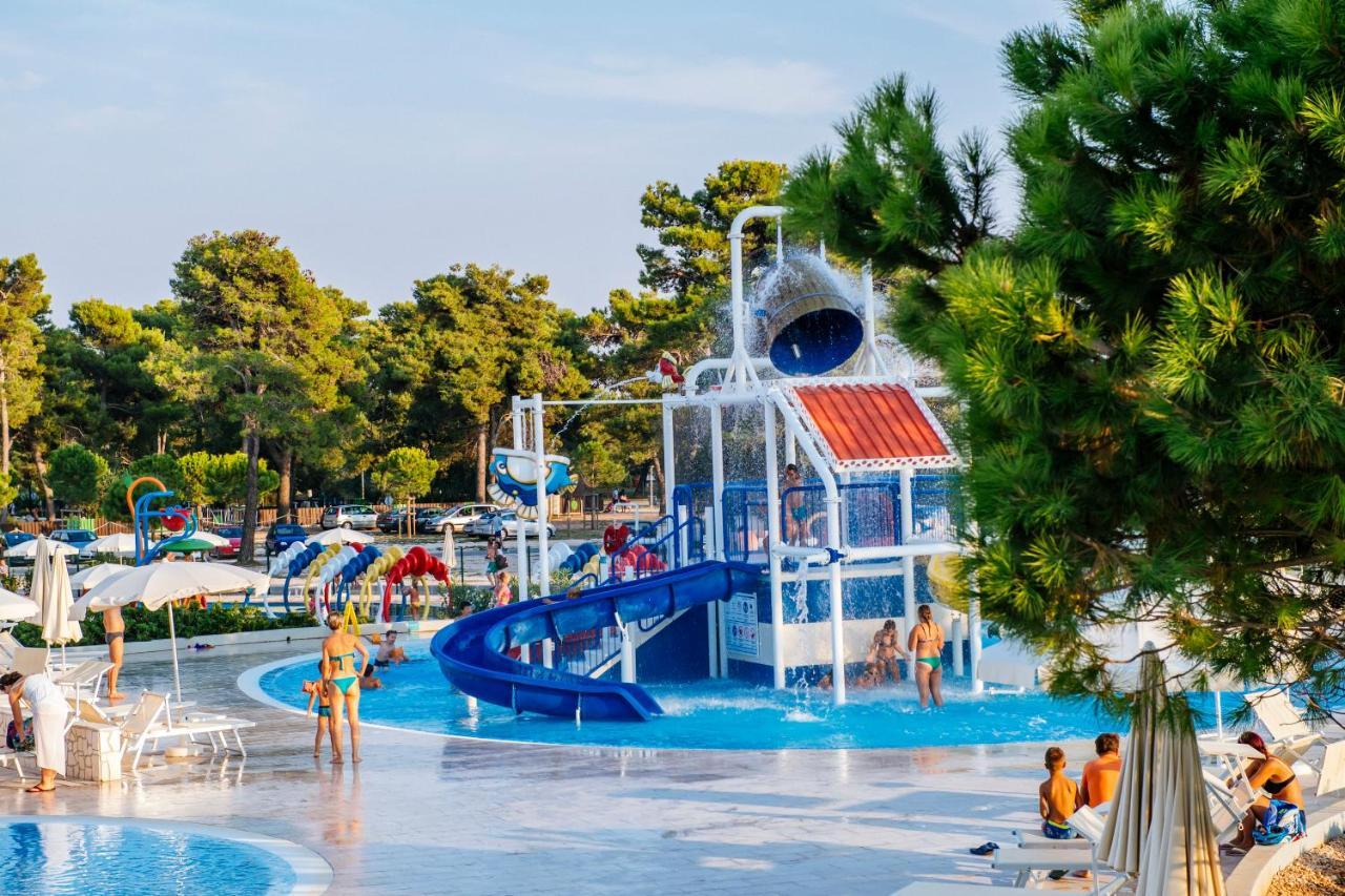 Zaton Holiday Resort Mobile Homes 宁 外观 照片