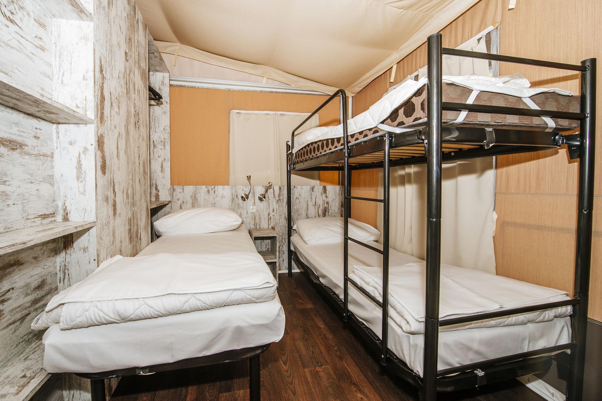 Zaton Holiday Resort Mobile Homes 宁 外观 照片