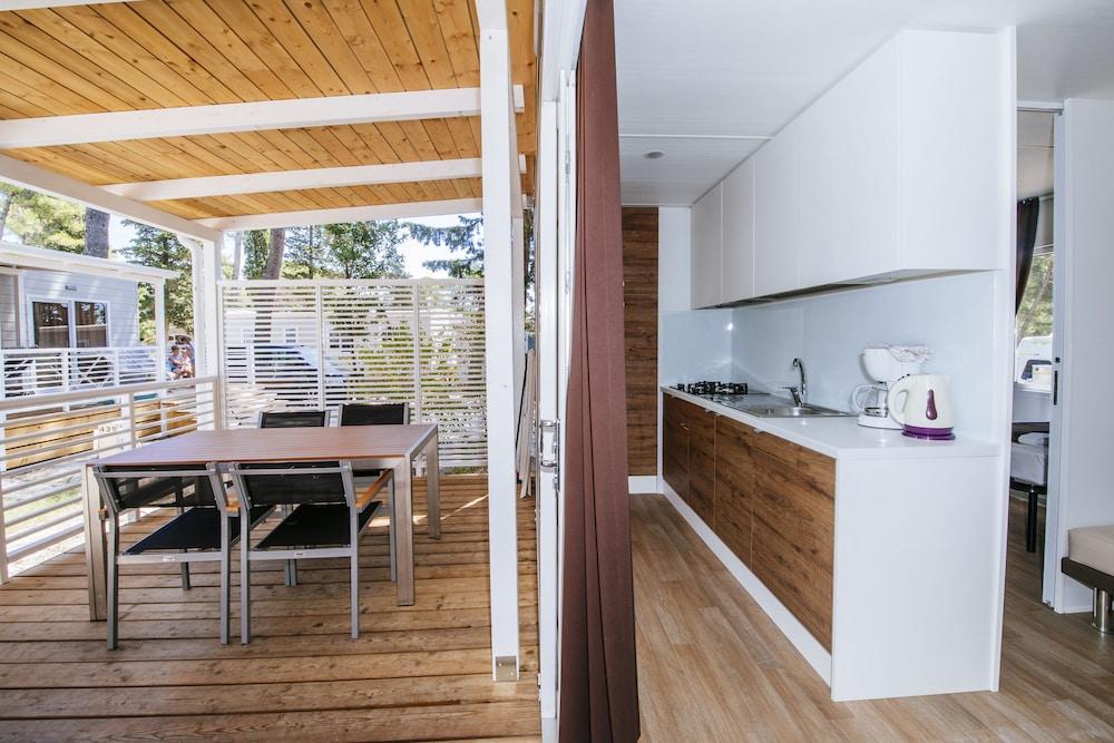 Zaton Holiday Resort Mobile Homes 宁 外观 照片