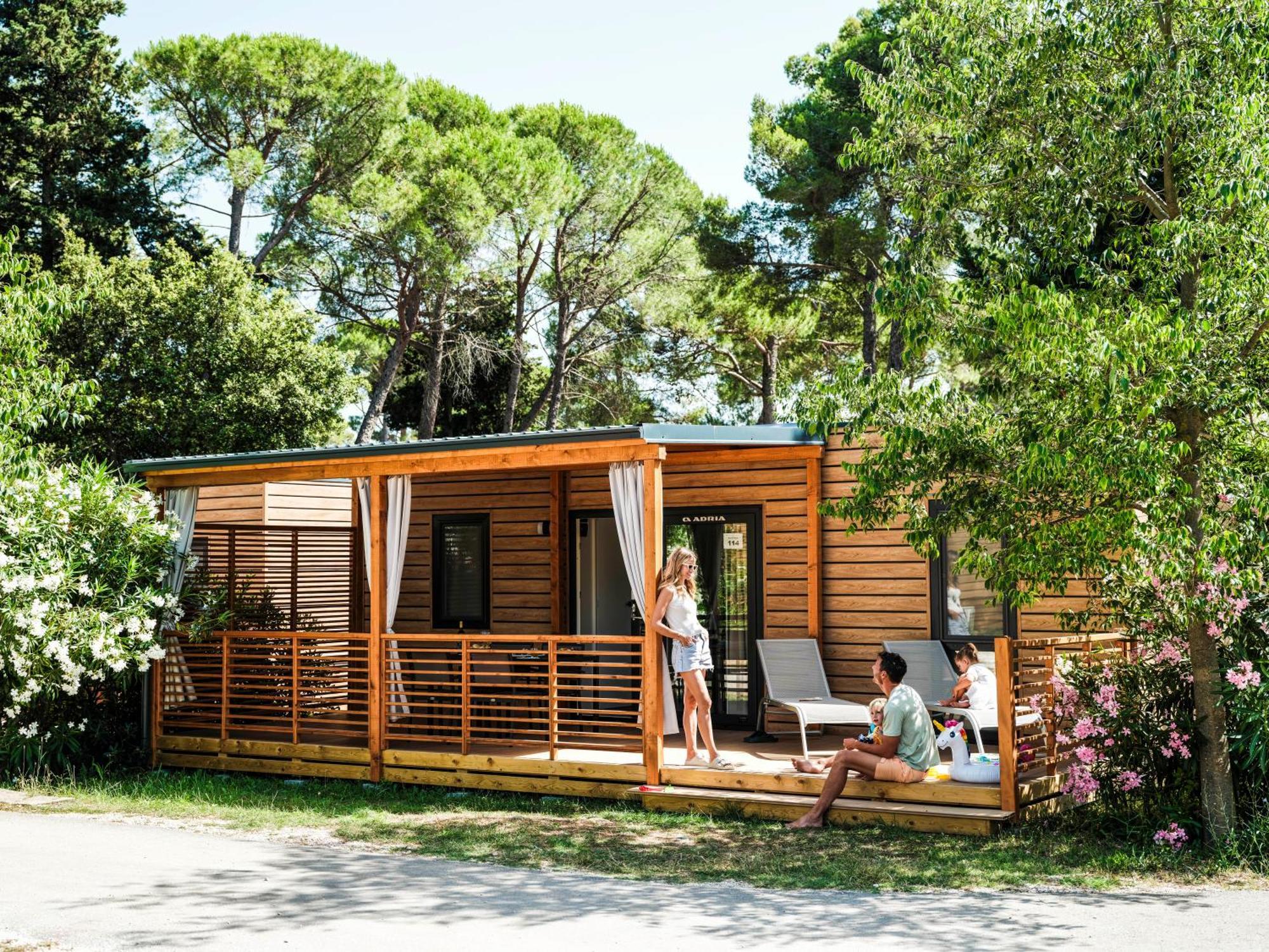 Zaton Holiday Resort Mobile Homes 宁 外观 照片