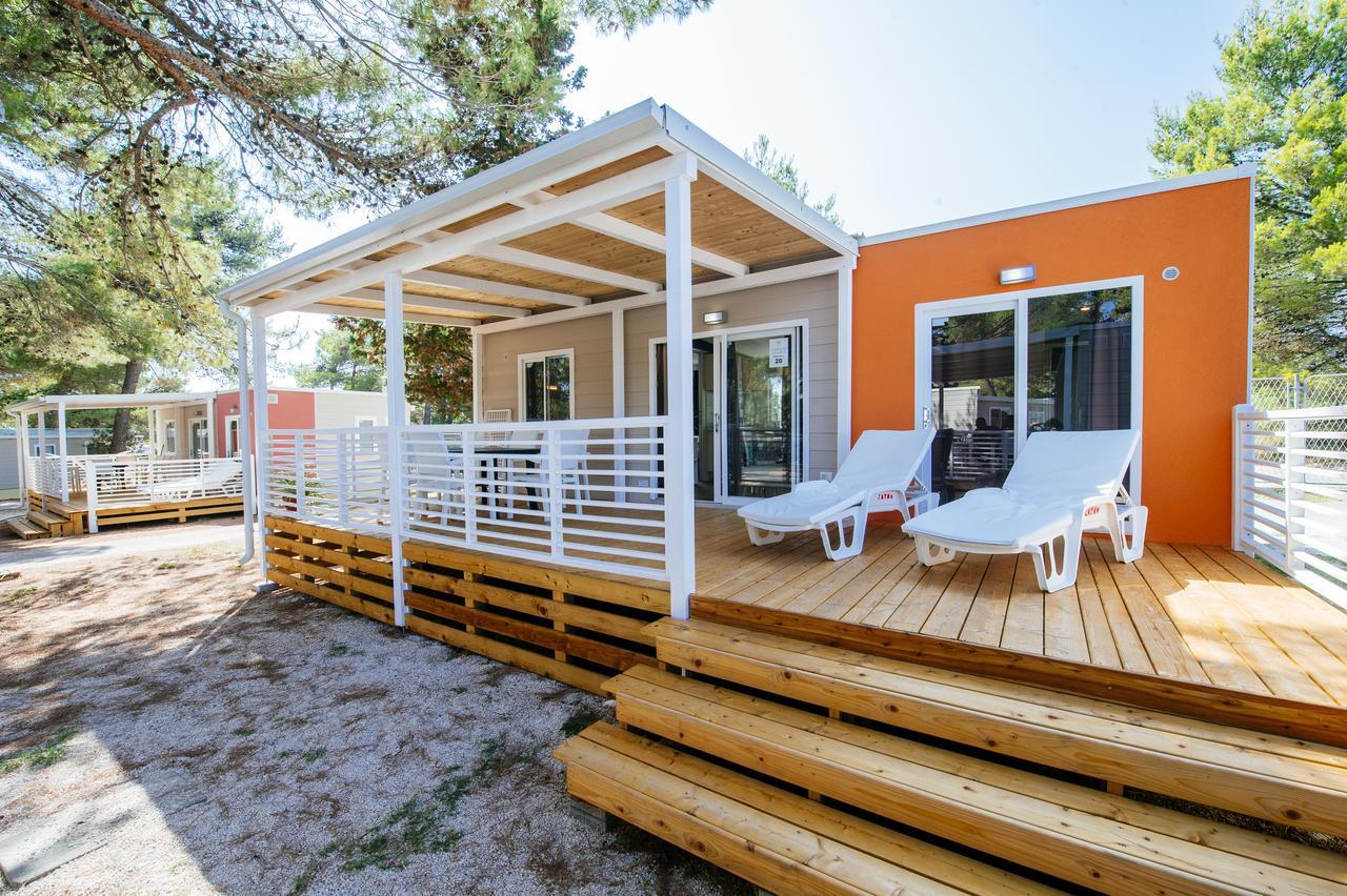 Zaton Holiday Resort Mobile Homes 宁 外观 照片